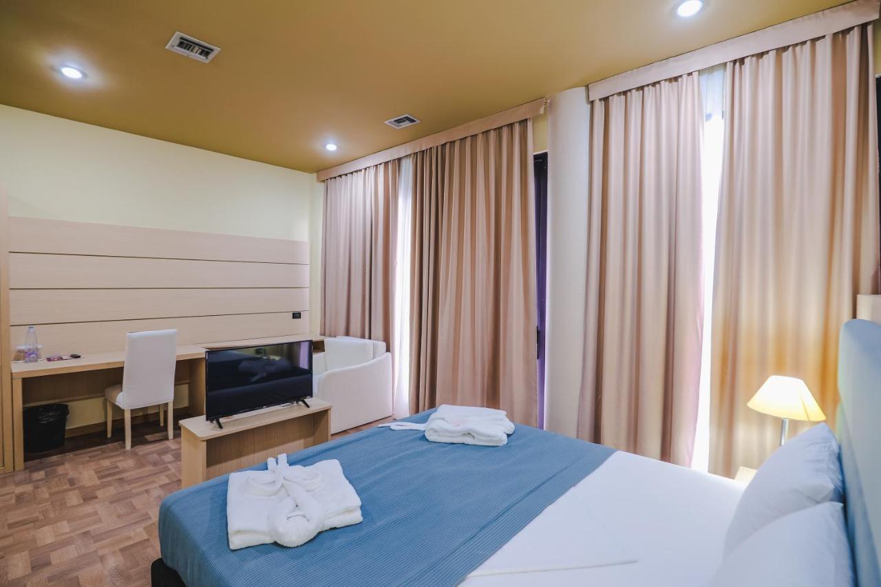 Rapo's Hotel Himare