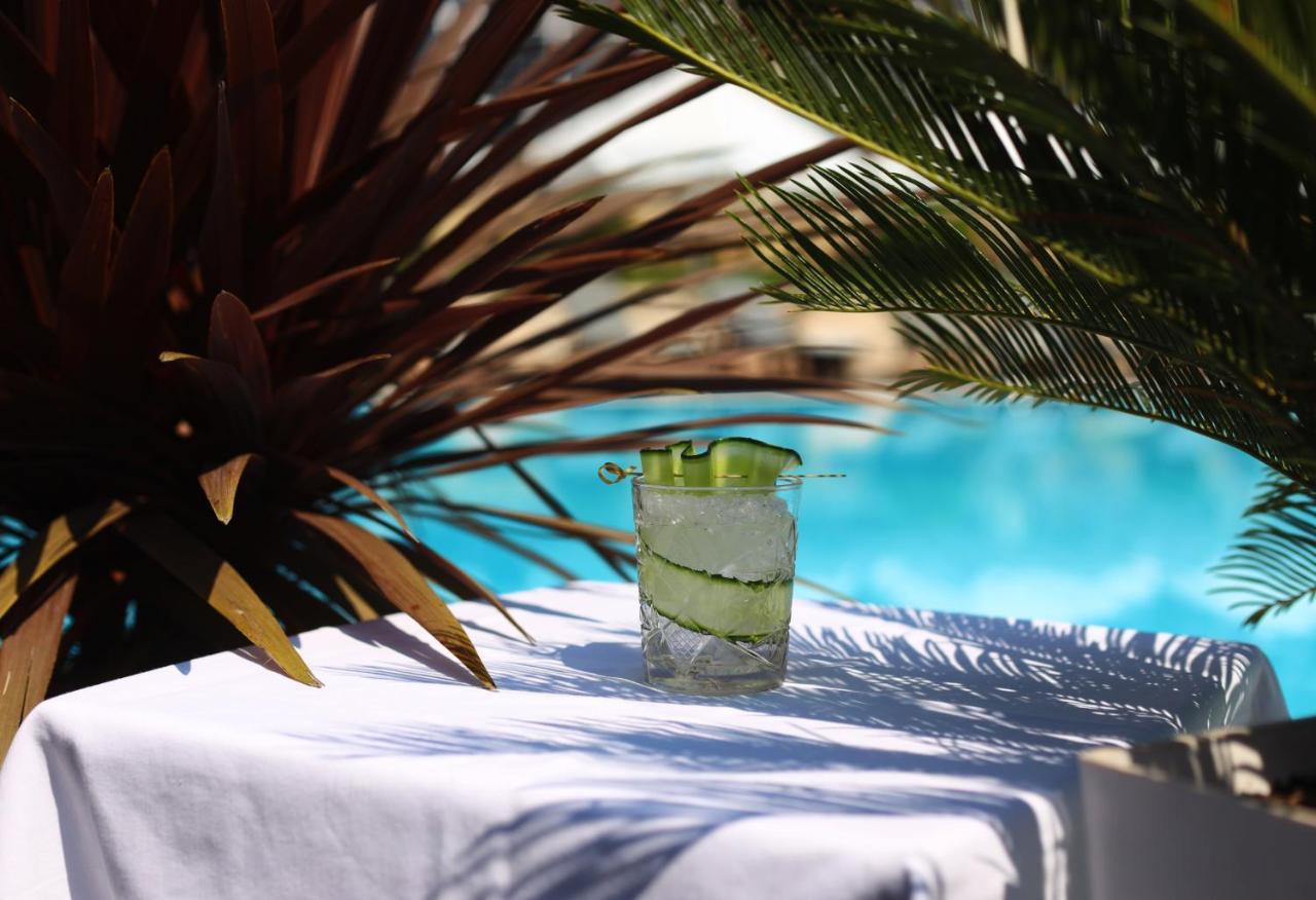 Rapo's Hotel Himare