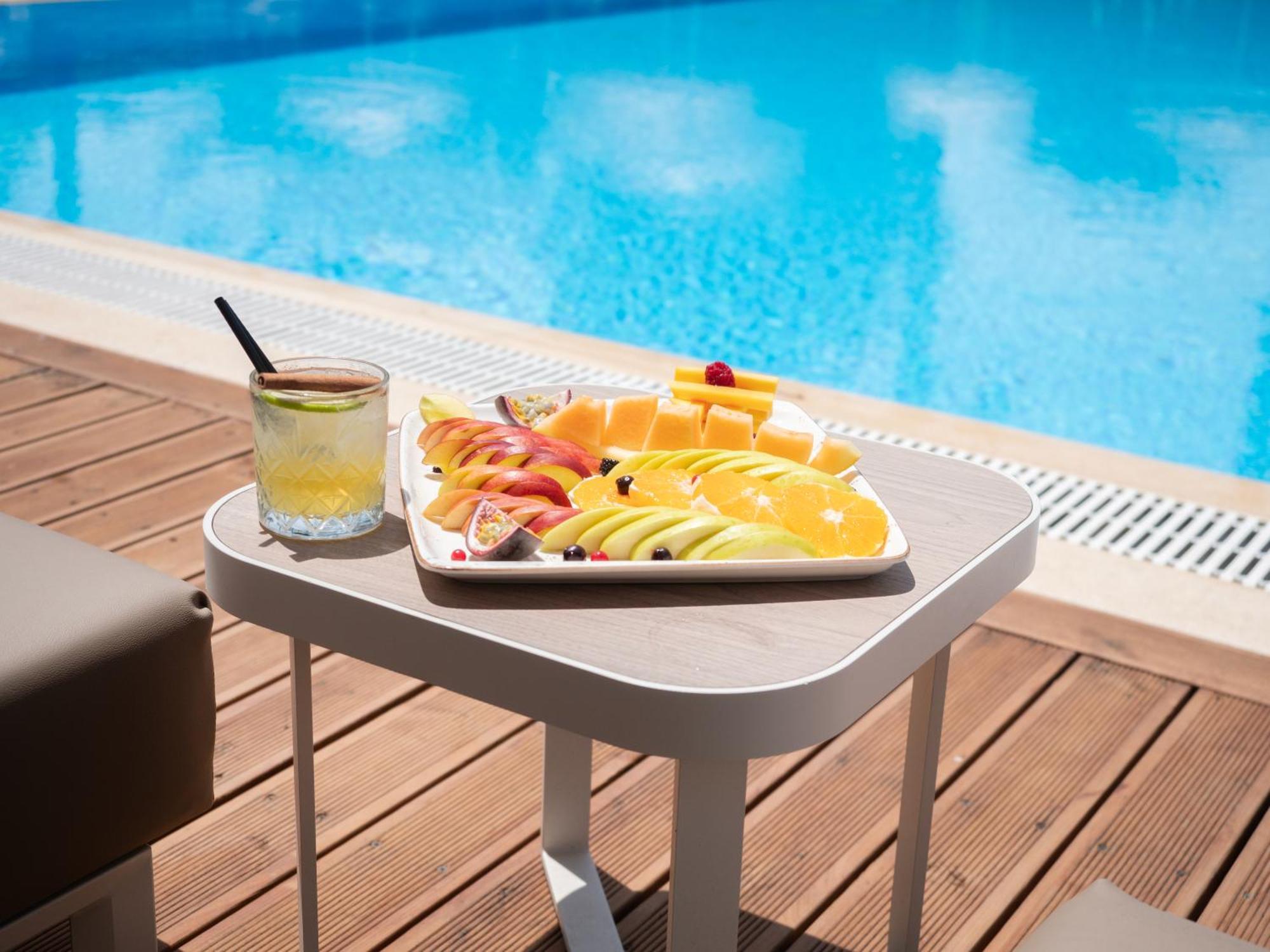 Rapo's Hotel Himare